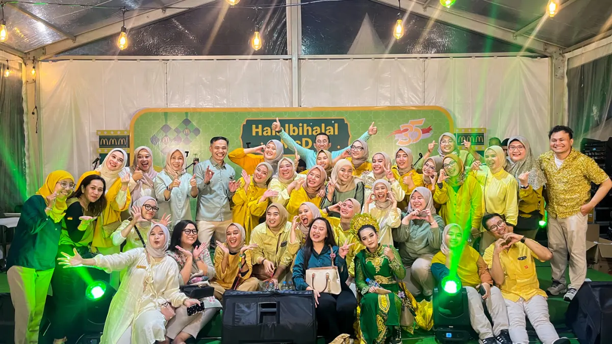 Keseruan Open House Idul Fitri di McDonald's Cibinong, Jawa Barat.