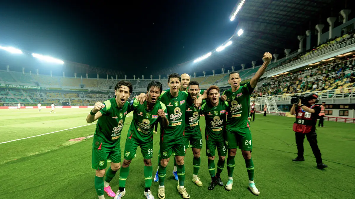 Statistik Buktikan Pertahanan Persebaya Surabaya Bobrok! Bernardo Tavares Segera Terapkan Prinsip Garis Perlindungan - Image
