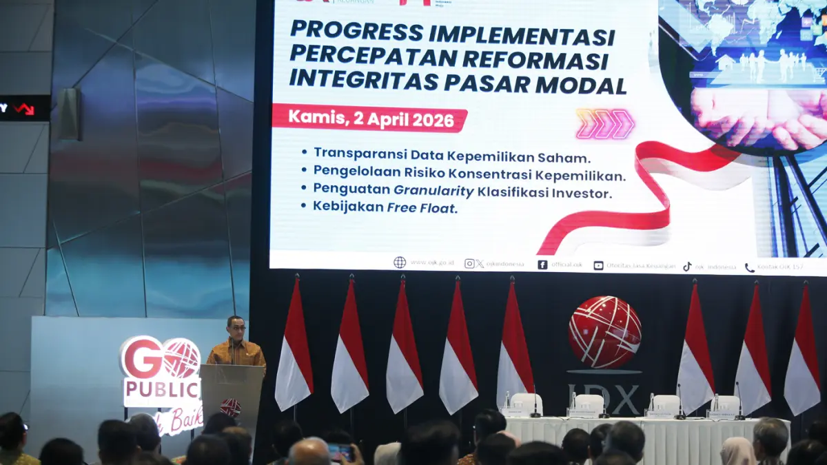 Kepala Eksekutif Pengawas Pasar Modal, Keuangan Derivatif dan Bursa Karbon Otoritas Jasa Keuangan Hasan Fawzi menyampaikan paparan dalam Sosialisasi Capaian Reformasi Transparansi Pasar Modal Indonesia di Main Hall Bursa Efek Indonesia, Jakarta, Kamis (2/