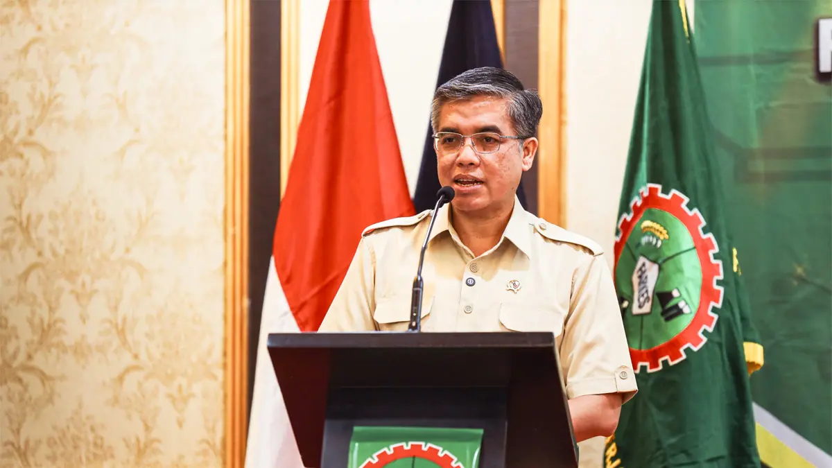 Agar Pekerja Tak Tertinggal oleh AI, Menaker Dorong Transformasi Hubungan Industrial - Image