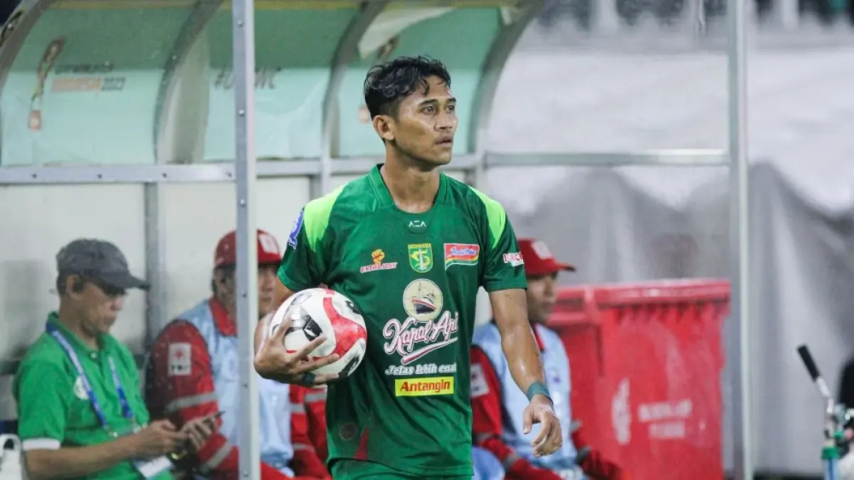 Magis Throw-in Persebaya Surabaya! Catur dan Rivera Jadi Senjata Rahasia Hadapi Persita Tangerang di Gelora Bung Tomo - Image