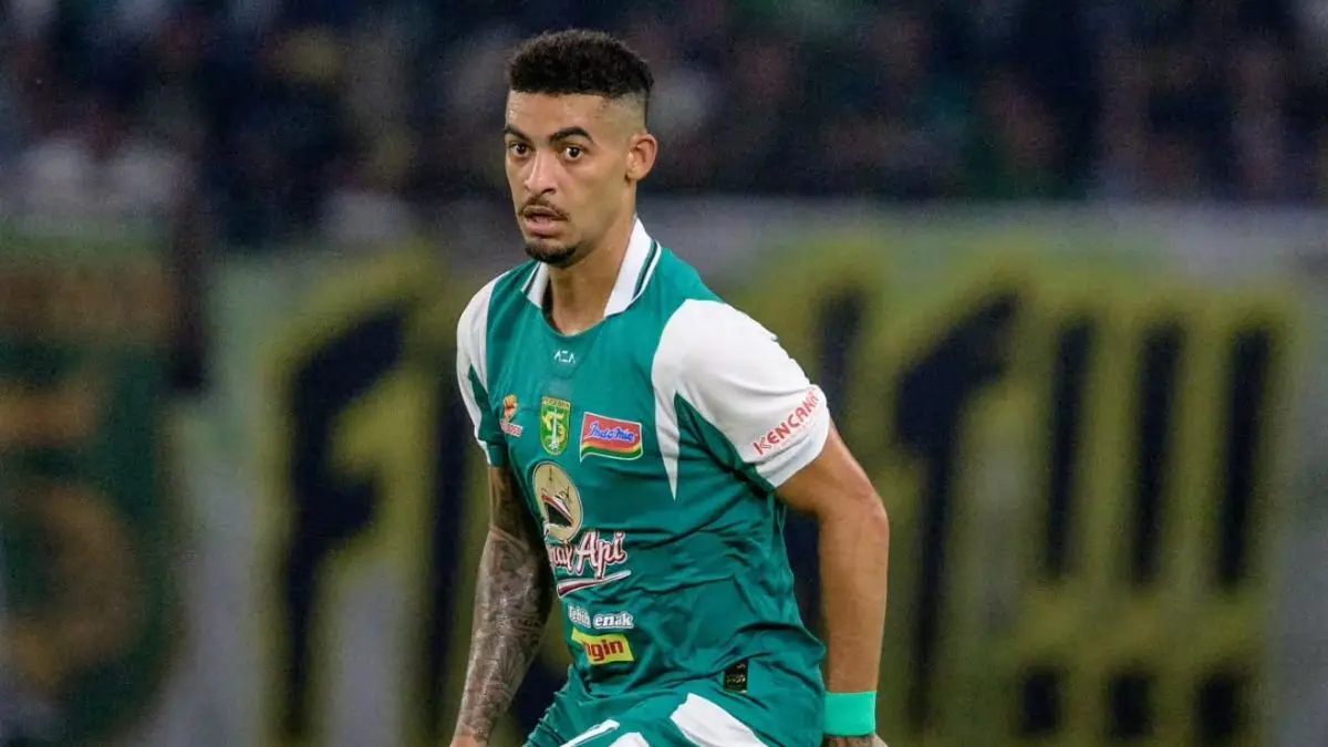 Jefferson Silva Enggan Omon-omon! Jadi Benteng dan Motor Serangan Persebaya Surabaya Lawan Persita Tangerang - Image