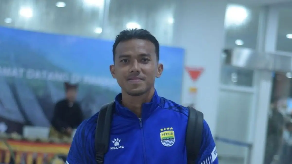 Ambisi Besar Kiper Persib Teja Paku Alam Pulang Ke Tanah Kelahiran untuk Kalahkan Semen Padang! - Image