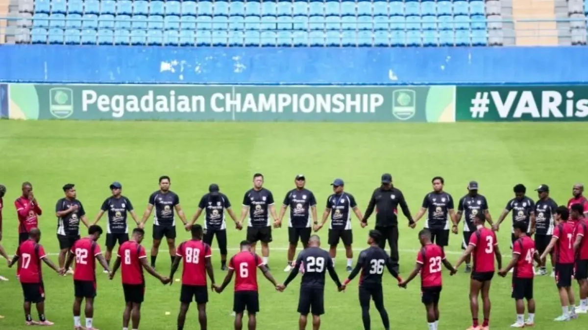 Misi Berbeda di Batakan: Persipura Kejar Promosi, Persiba Hindari Degradasi - Image