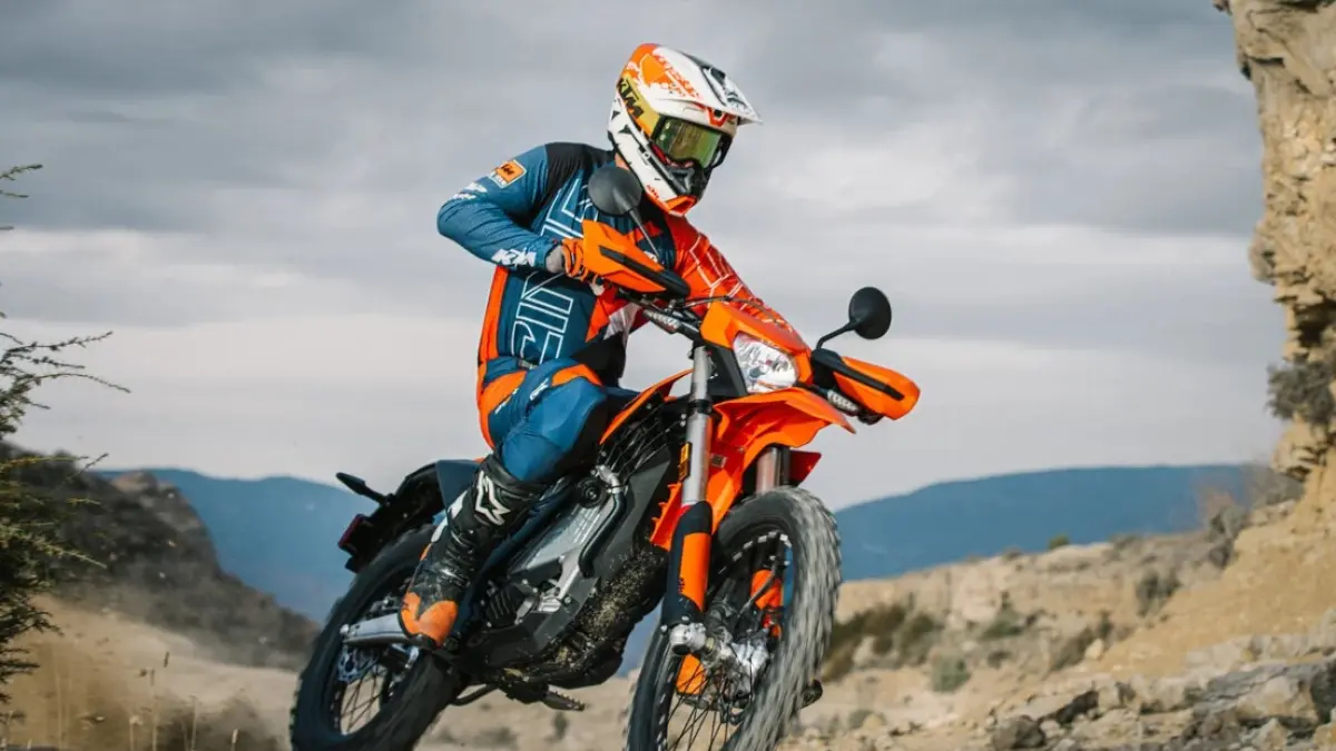 Motor Trail Listrik KTM Freeride E 2027 Hadir, Bobot Ringan dan Siap Main Enduro - Image