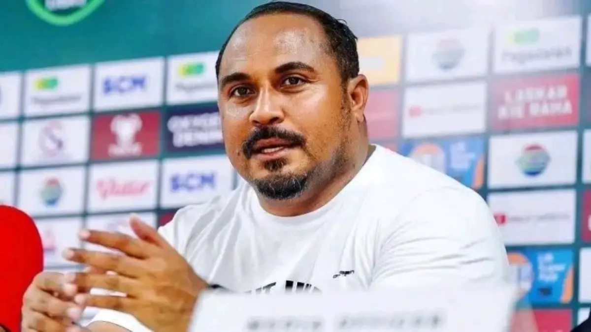 Pelatih Semen Padang, Imran Nahumarury. (Dok Semen Padang) - Image