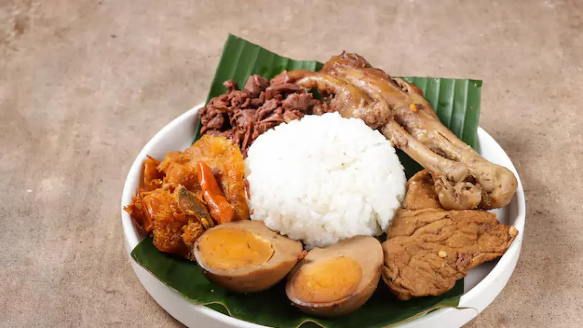 11 Tempat Kuliner Gudeg di Surabaya Paling Enak Soal Rasa Bikin Nostalgia dengan Jogja - Image