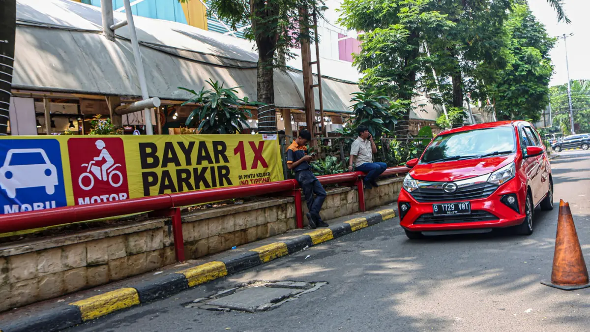 Polemik Parkir Liar Di Blok M Square - Image