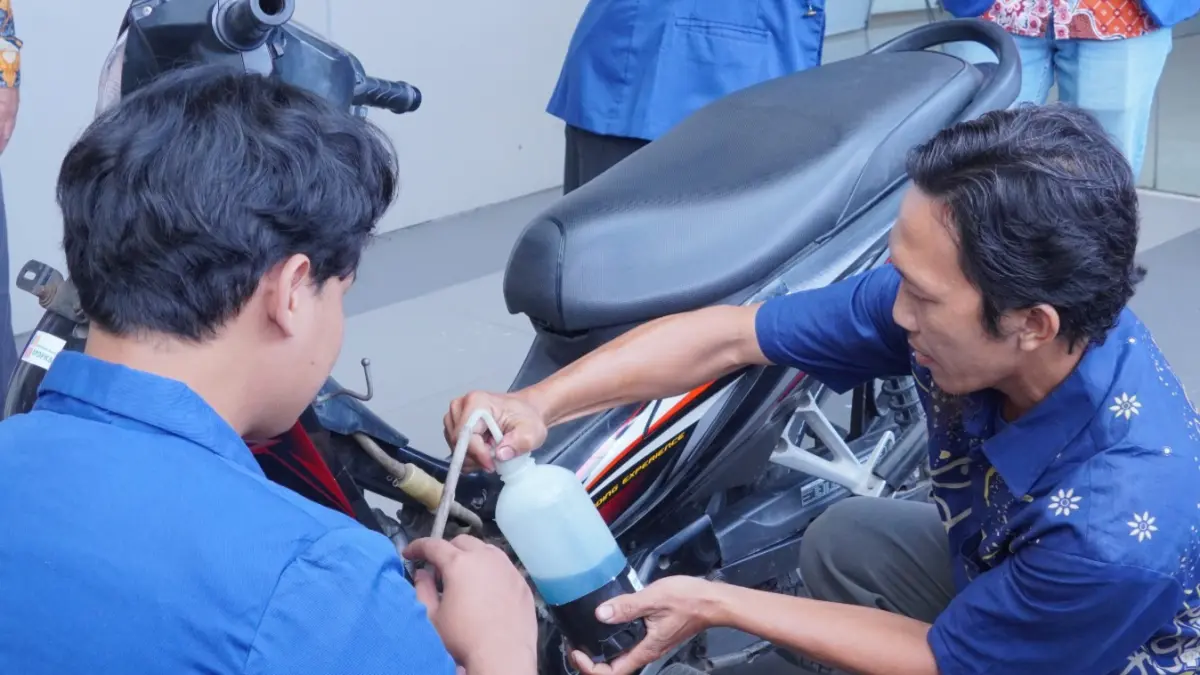 ITS Kembangkan Bensin Sawit Rendah Emisi, Solusi Krisis Energi Indonesia? - Image