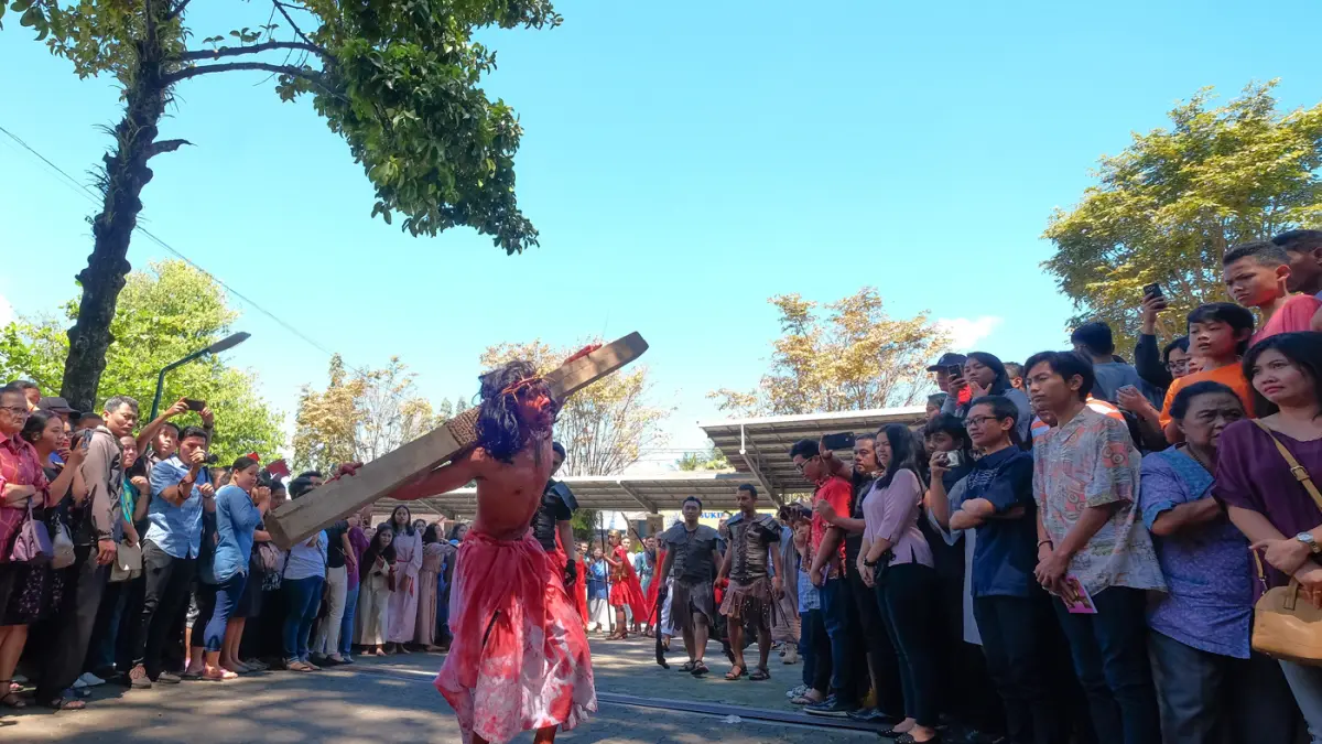 DI TENGAH DERITA, ADA HARAPAN. Karya: Indra Purnomo, Ambarawa. Lokasi Foto: Ambarawa, Semarang