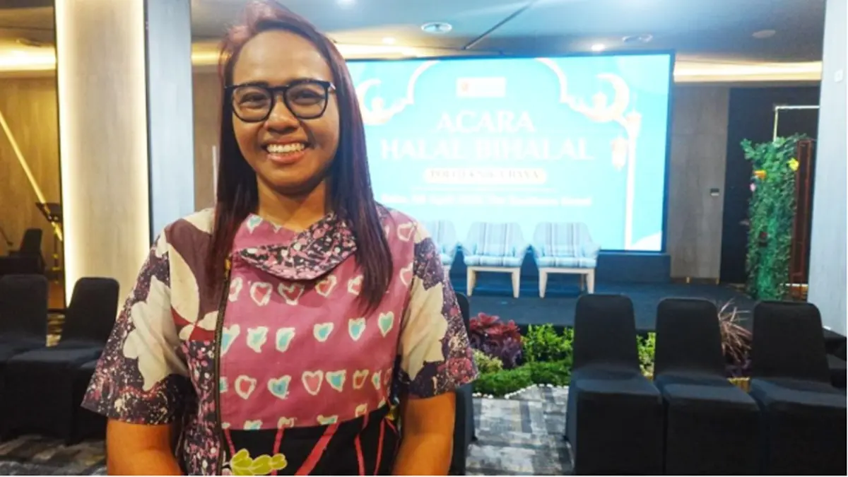 Kepala Bidang Kepemudaan Disbudporapar Kota Surabaya, Farida Fitrianing Arum, menegaskan komitmen Pemerintah Kota Surabaya memberikan pendidikan inklusif melalui bekerja sama dengan Politeknik Ubaya di The Southern Hotel, Rabu (8/4/2026).