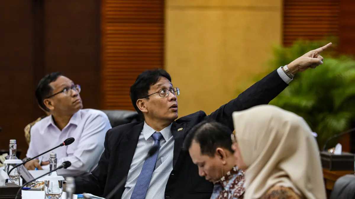 Menteri Keuangan Purbaya Yudhi Sadewa memimpin Sidang Aduan Kanal Debottlenecking Satuan Tugas P2SP di Jakarta, Kamis (9/4/2026). (Salman Toyibi/Jawa Pos)