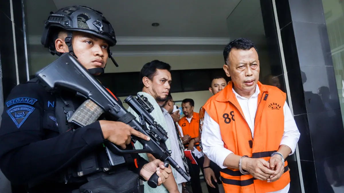 Sidang Perdana Kasus Bupati Ponorogo Non Aktif - Image