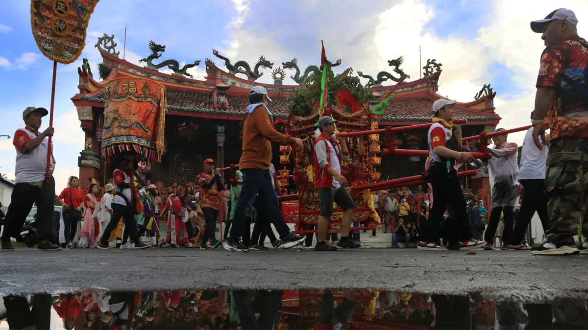 Kirab Budaya Di Kawasan Pecinan Semarang - Image