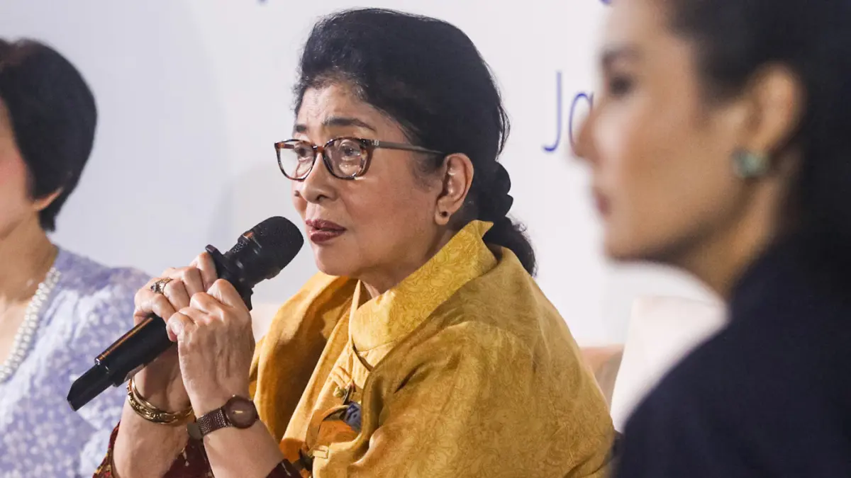 Ketua Dewan Pembina Indonesia Health Development Center (IHDC) Prof. Dr. dr. Nila Djuwita F. Moeloek memberikan paparan hasil studi IHDC di Jakarta, Rabu (15/4/2026). (Salman Toyibi/Jawa Pos)