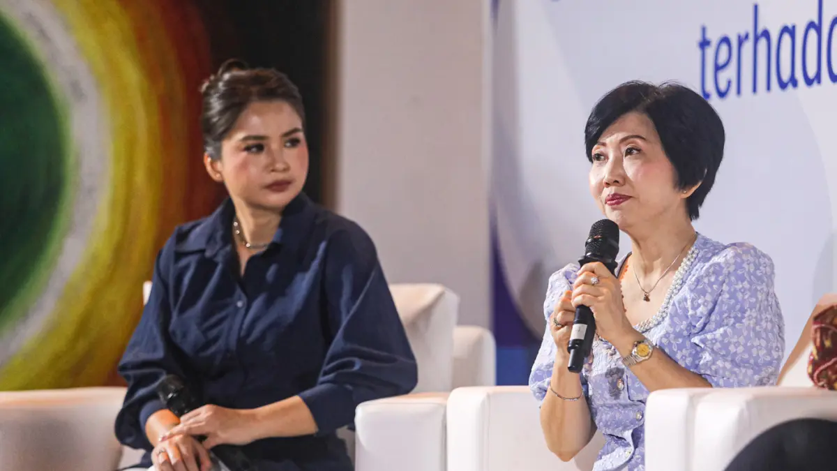 (kiri-kanan) Influencer dan Ibu dari dua orang anak Putri Titian, President of Indonesian Nutrition Association Dr. dr. Luciana B. Sutanto, MS, SpGK(K) memberikan paparan hasil studi IHDC di Jakarta, Rabu (15/4/2026).