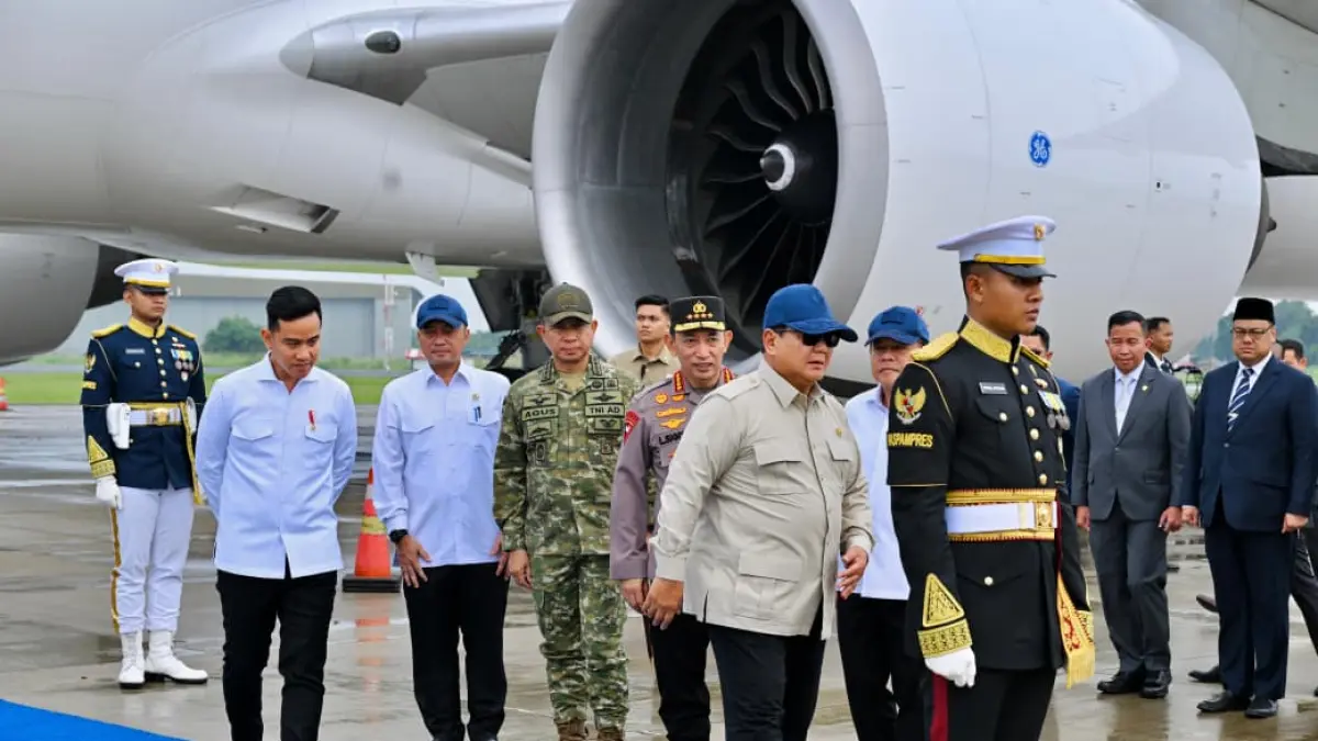 Presiden RI Prabowo Subianto kembali ke Tanah Air usai melakukan rangkaian kunjungan dari dua negara yaitu Rusia dan Prancis. Kedatangan Presiden disambut langsung oleh Wakil Presiden Gibran Rakabuming Raka di Pangkalan TNI AU Halim Perdanakusuma, Jakarta