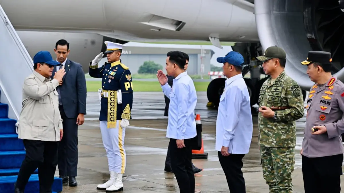 Presiden RI Prabowo Subianto kembali ke Tanah Air usai melakukan rangkaian kunjungan dari dua negara yaitu Rusia dan Prancis. Kedatangan Presiden disambut langsung oleh Wakil Presiden Gibran Rakabuming Raka di Pangkalan TNI AU Halim Perdanakusuma, Jakarta