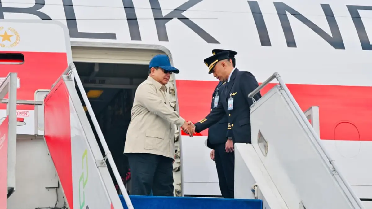 Presiden RI Prabowo Subianto kembali ke Tanah Air usai melakukan rangkaian kunjungan dari dua negara yaitu Rusia dan Prancis. Kedatangan Presiden disambut langsung oleh Wakil Presiden Gibran Rakabuming Raka di Pangkalan TNI AU Halim Perdanakusuma, Jakarta