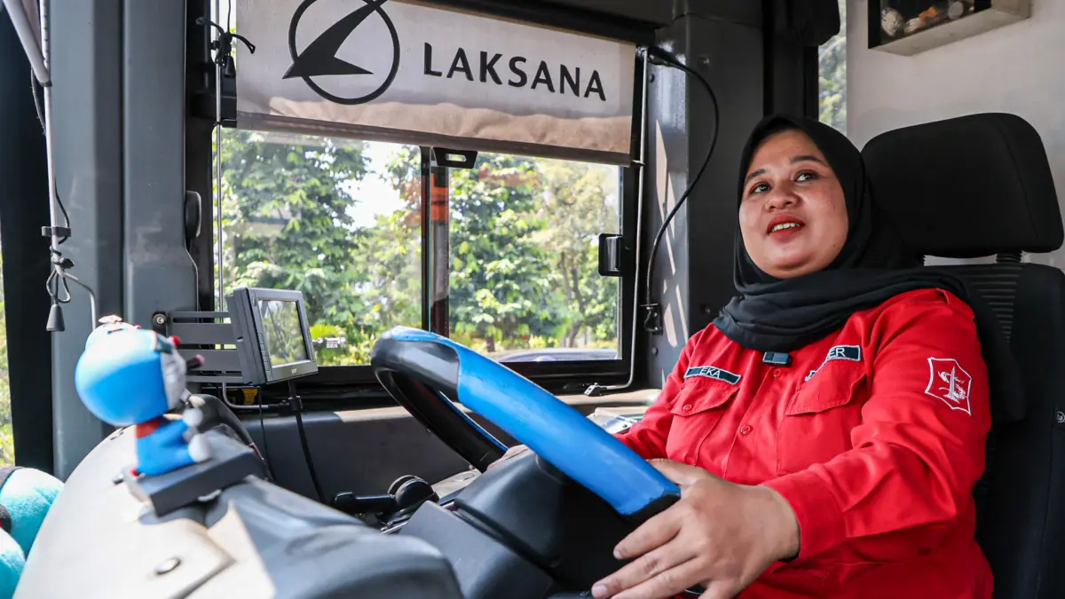 Kisah Inspiratif Eka, Sopir Perempuan Suroboyo Bus yang Tembus Profesi Maskulin - Image