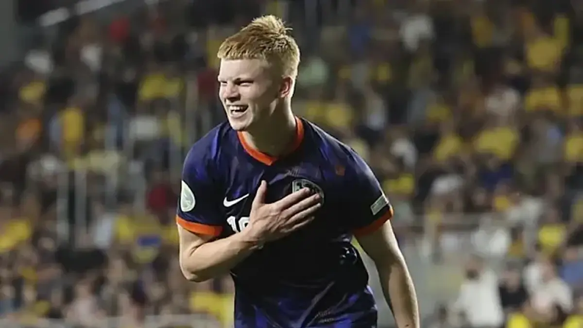 Real Madrid Incar Kees Smit, Gelandang Muda Belanda yang Dijuluki ‘Pedri Baru’ - Image