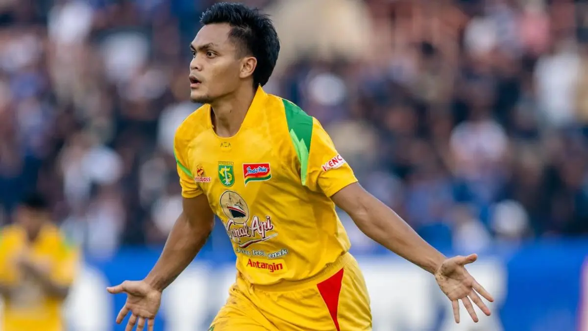 Kehilangan Rp 7,83 Miliar! 2 Pemain Kunci Persebaya Surabaya Absen Lawan Malut United di Gelora Kie Raha - Image