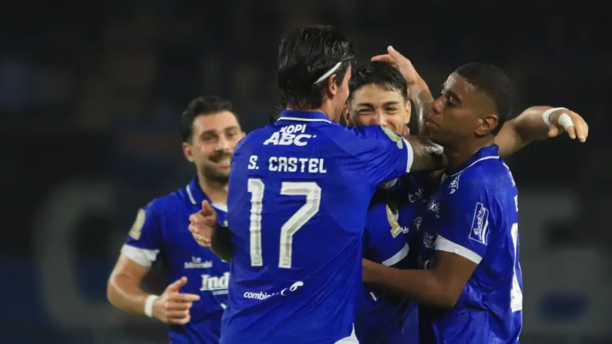 Prediksi Persib vs Arema FC: Maung Bandung Dibayangi Tekanan Perebutan Puncak Klasemen - Image