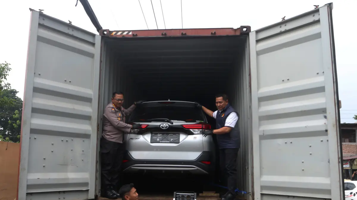 	Polda Jateng Bongkar Sindikat Penyelundup Ribuan Kendaraan Ke Timor Leste - Image