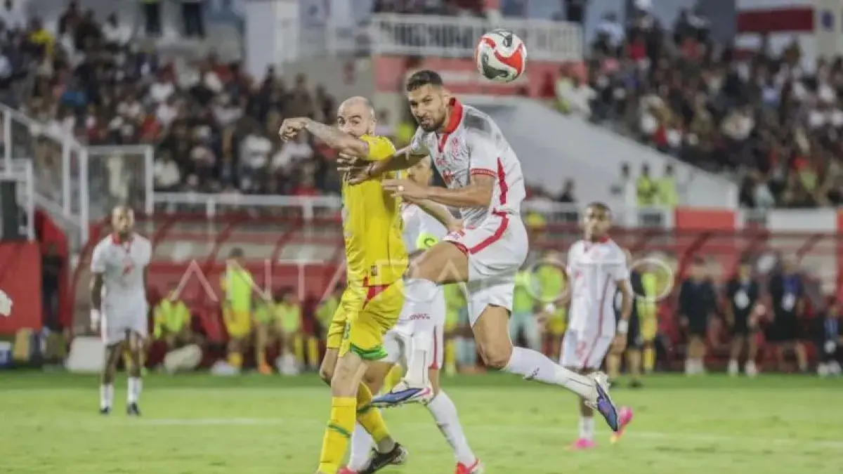 Persebaya Surabaya Lengkapi Derita Malut United! Lima Laga Nirmenang, Hendri Susilo Ogah Ngaku Kalah - Image
