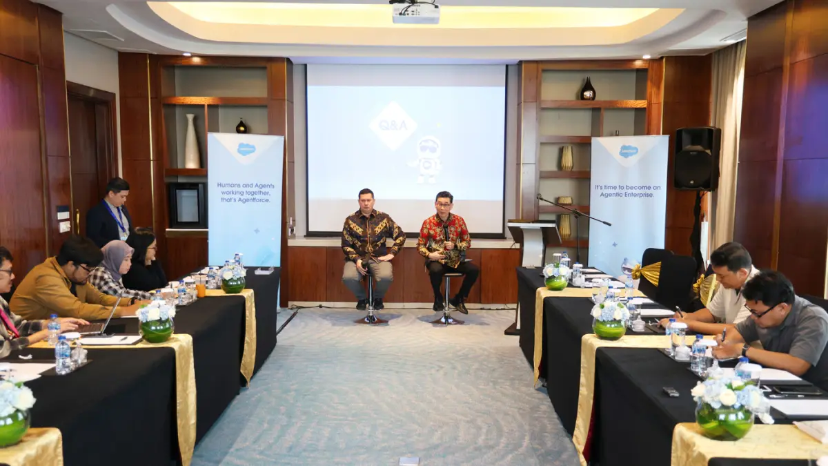 Area Vice President and President Director Salesforce Indonesia Andreas Diantoro dan Vice President and CTO Solutions, Salesforce ASEAN Gavin Barfield