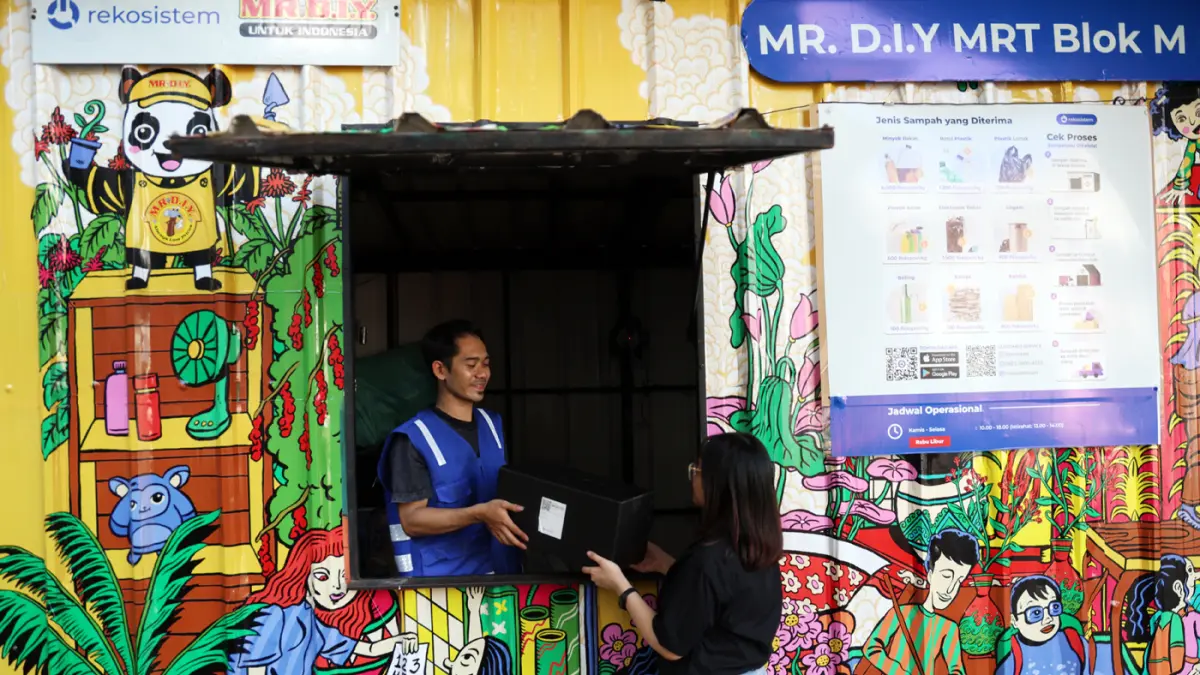 Mengajak Masyarakat Pilah Sampah Di Ruang Publik - Image