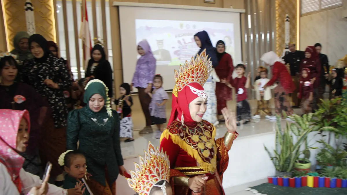 Anak-anak PAUD antusias mengikuti berbagai perlombaan dalam Gebyar Pos PAUD Kecamatan Pedurungan, Jumat (24/4/2026). (Nur Chamim/Jawa Pos Radar Semarang)