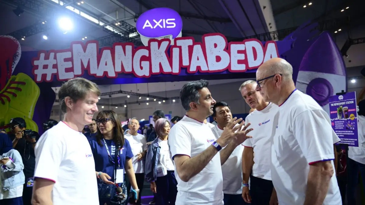 XLSMART melakukan perayaan satu tahun perjalanan perusahaan