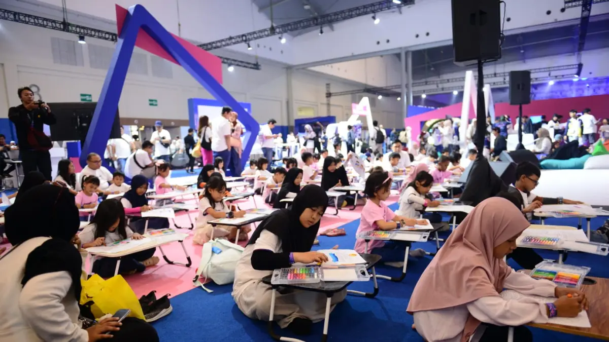 XLSMART melakukan perayaan satu tahun perjalanan perusahaan