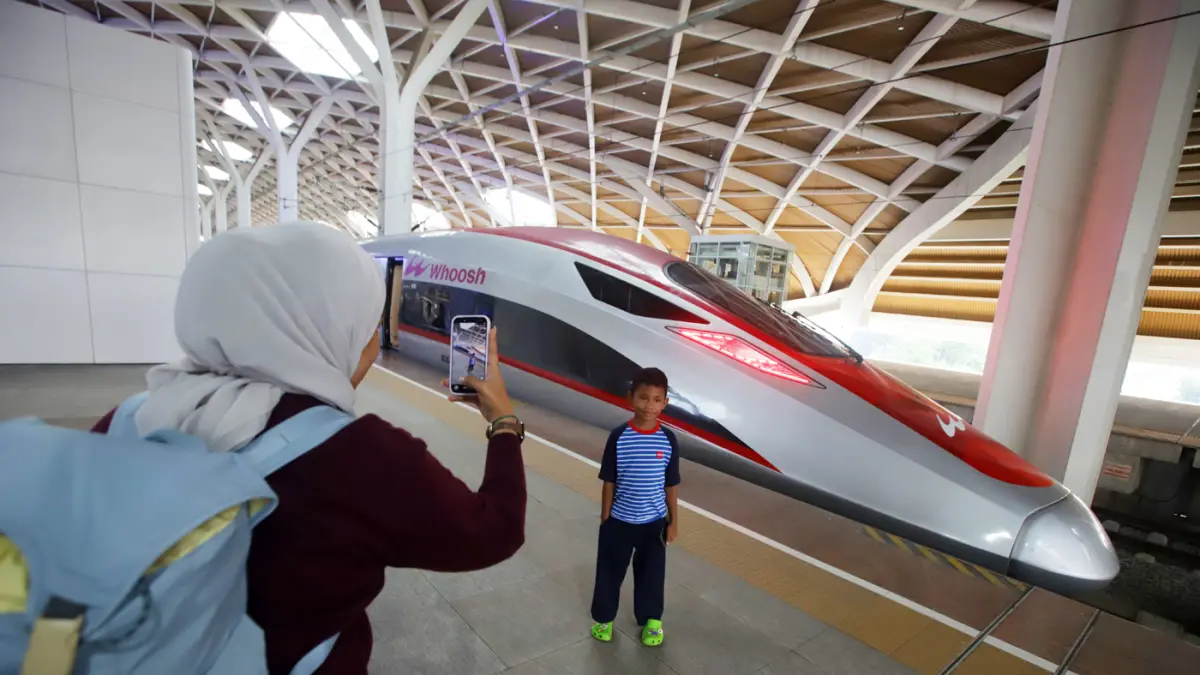 kereta cepat pada acara China-Indonesia Friendship Stories Exchange Event di Stasiun Kereta Cepat Whoosh Halim, Jakarta Timur, Selasa (28/4/2026).