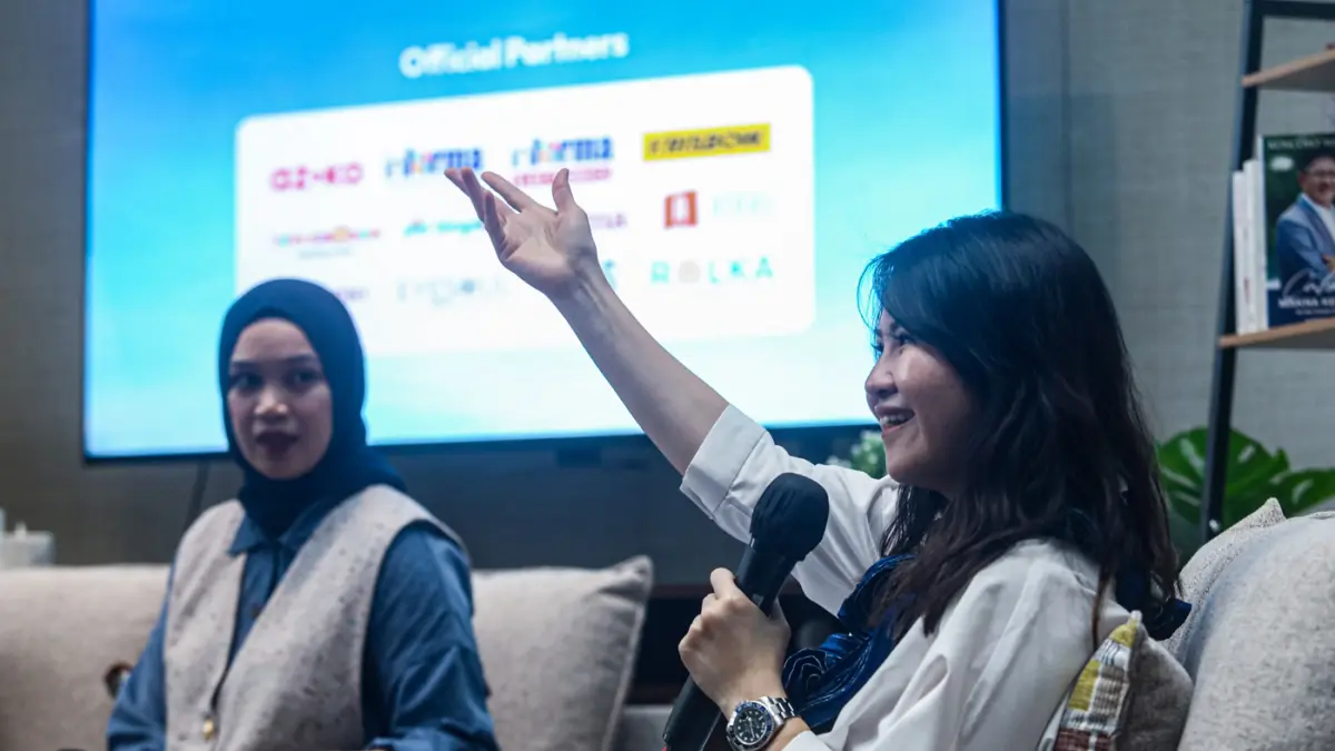 CEO ruparupa Teresa Wibowo (kanan) memberikan paparan saat konferensi pers di Jakarta, Rabu (29/4/2026). (Salman Toyibi/Jawa Pos)