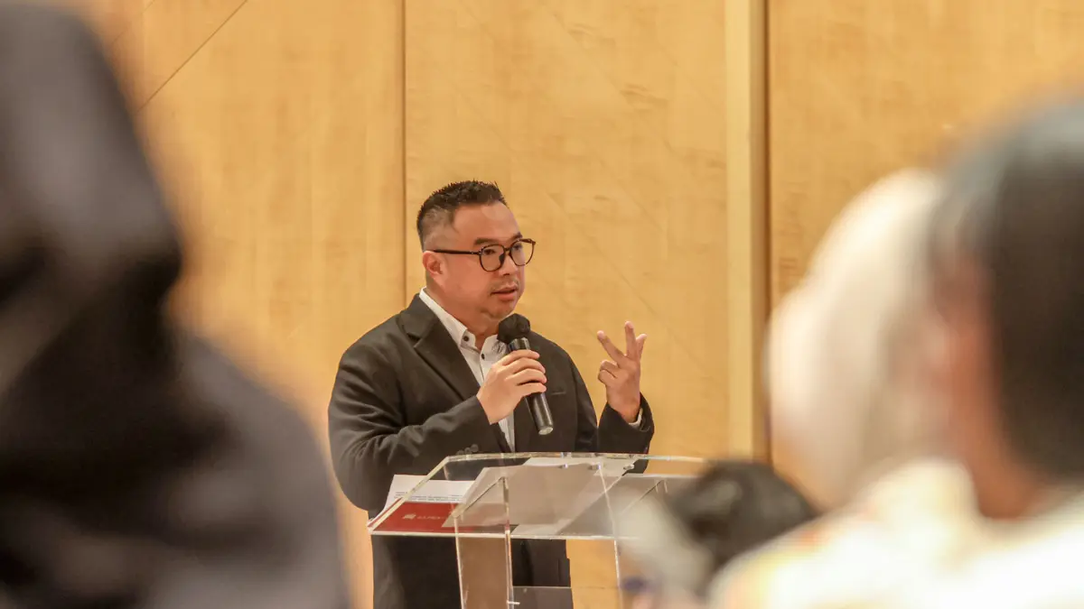 Presiden Direktur Astra Property Wibowo Muljono menyampaikan presentasinya di acara Media Gathering Astra Property di Jakarta, Rabu (29/04/2026). Kemeriahan perayaan 18 tahun perjalanan organisasi di Jakarta, Rabu (29/4/2026). (Hanung Hambara/Jawa Pos)