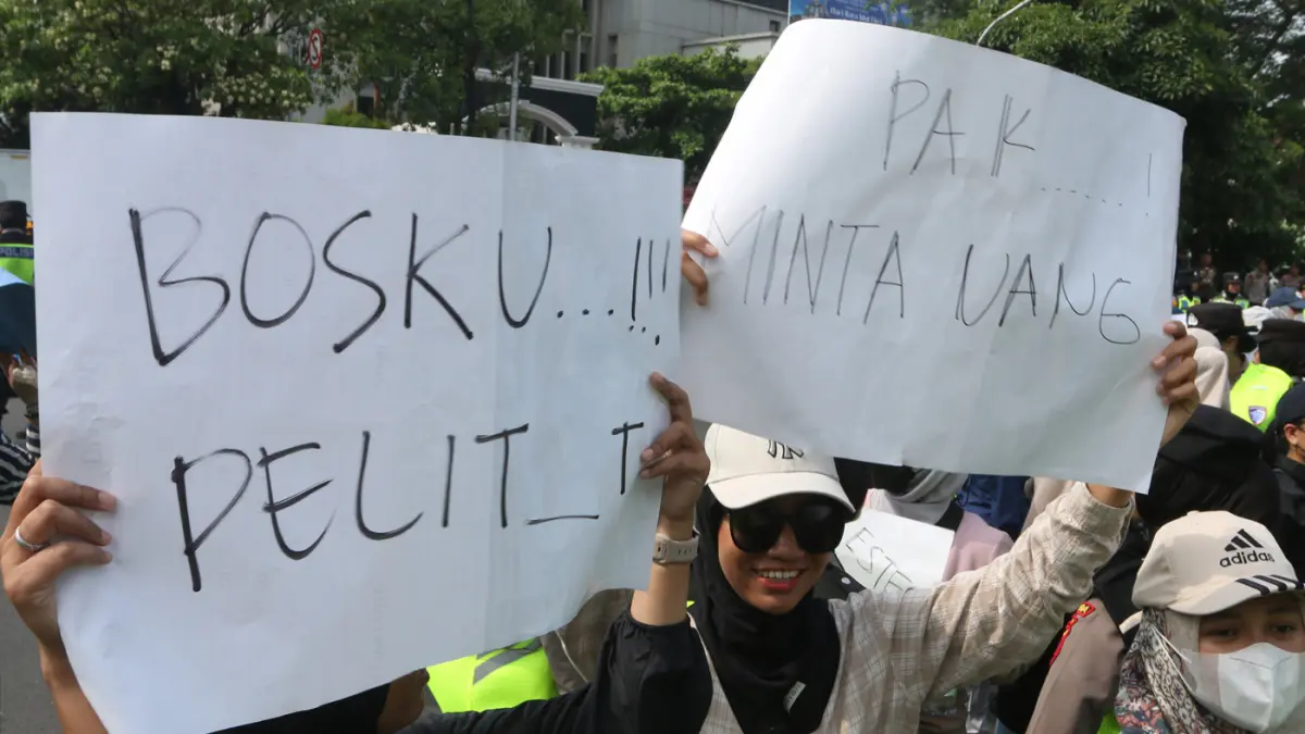 Simulasi Sistem Pengamanan Kota (Sispamkota) Polda Jateng di Jalan Pahlawan, Semarang, Jawa Tengah, Senin (27/4/2026). (Nur Chamim/Jawa Pos Radar Semarang)