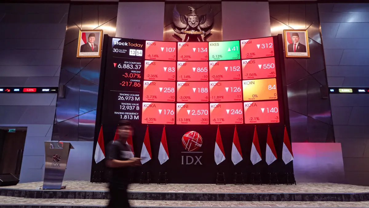 Layar menampilkan pergerakan Indeks Harga Saham Gabungan (IHSG) di Bursa Efek Indonesia, Jakarta, Kamis (30/4/2026). (Salman Toyibi/Jawa Pos)