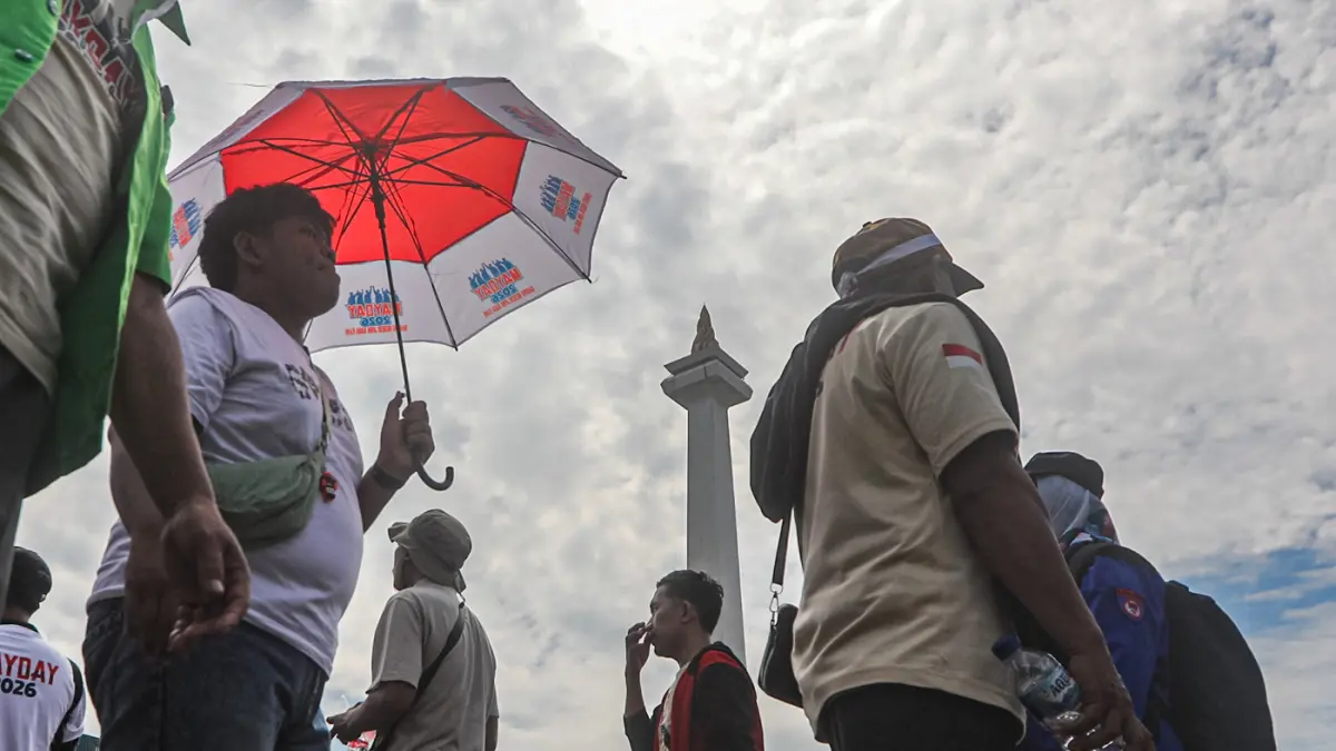 Peringatan Hari Buruh Di Monas - Image