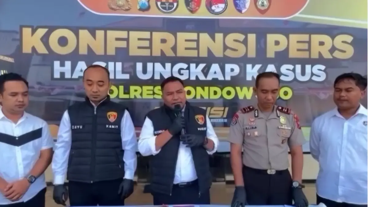 Demi Cuan Instan! Sejoli di Bondowoso Nekat Live Streaming Konten Tak Senonoh, Berakhir Ditangkap Polisi - Image