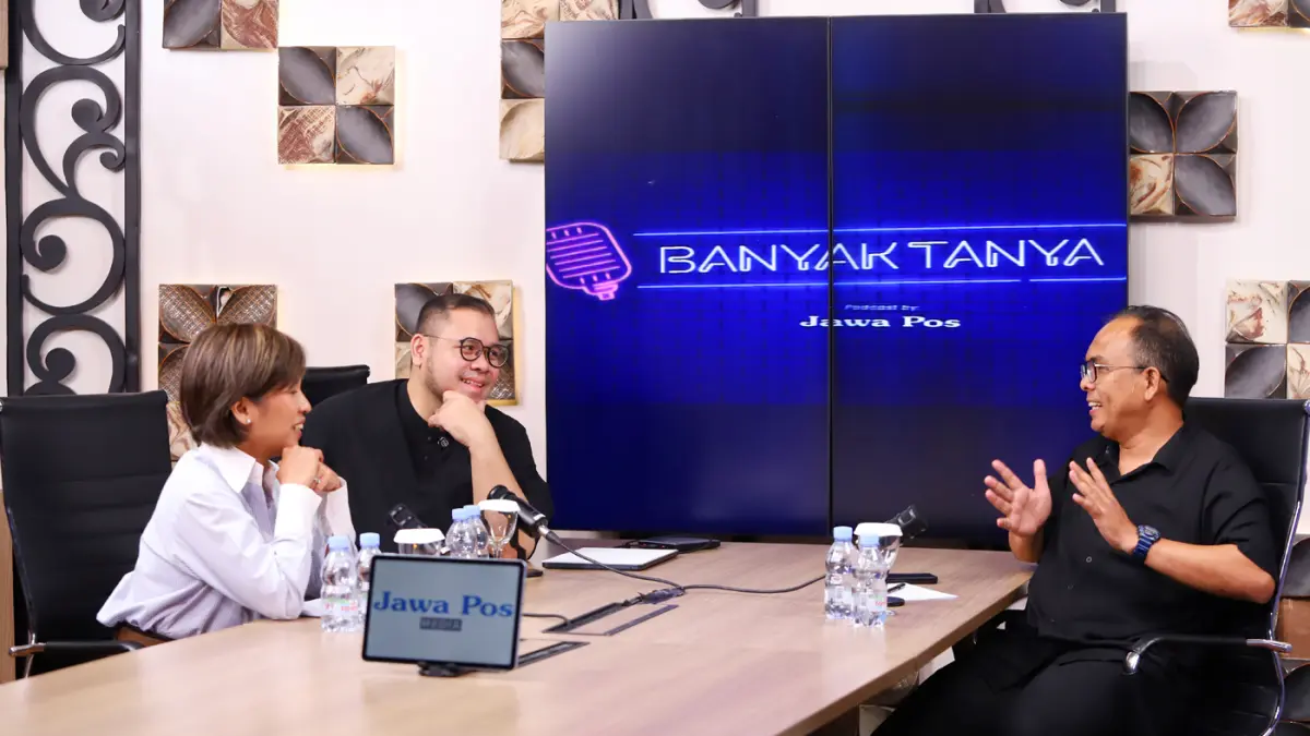 Mantan Konsultan Teknologi Kemendikbudristek, Ibrahim Arief saat di temui JawaPos.com di Gedung Graha Pena, Jakarta, Selasa (6/5/2026). (Dery Ridwansyah/JawaPos.com)