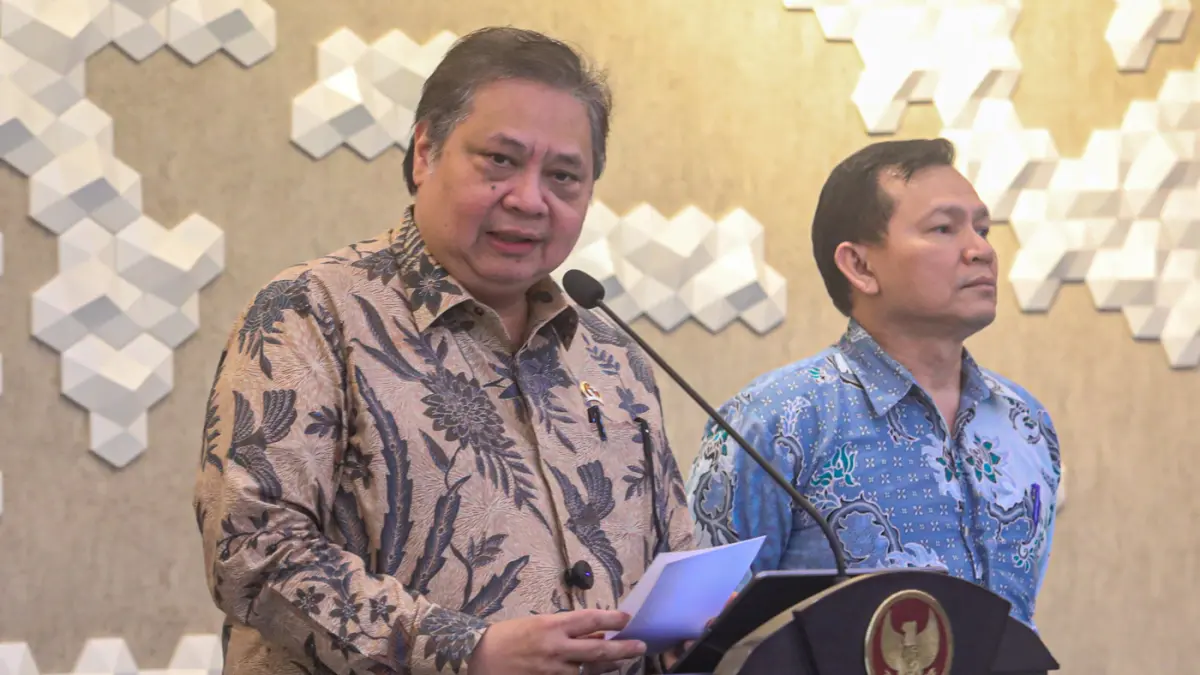 Menko Bidang Perekonomian Airlangga Hartarto memberikan keterangan pertumbuhan ekonomi kuartal pertama 2026 di Jakarta, Selasa (5/5/2026). (Salman Toyibi/Jawa Pos)