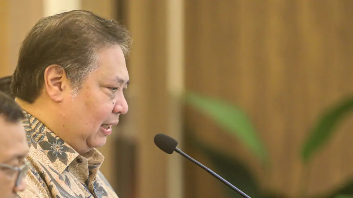 Menko Bidang Perekonomian Airlangga Hartarto memberikan keterangan pertumbuhan ekonomi kuartal pertama 2026 di Jakarta, Selasa (5/5/2026). (Salman Toyibi/Jawa Pos)