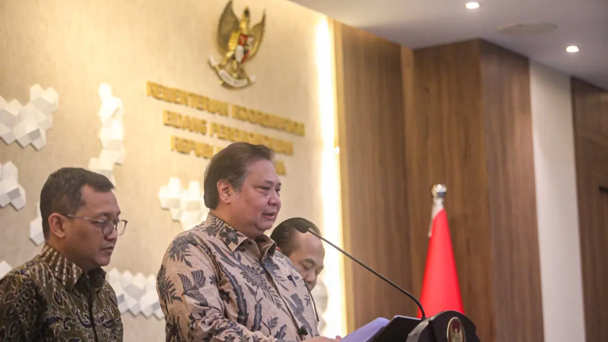 Menko Bidang Perekonomian Airlangga Hartarto memberikan keterangan pertumbuhan ekonomi kuartal pertama 2026 di Jakarta, Selasa (5/5/2026). (Salman Toyibi/Jawa Pos)