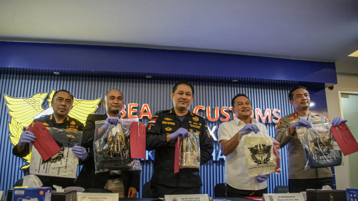 Bea Cukai Ungkap Penyeludupan Emas - Image