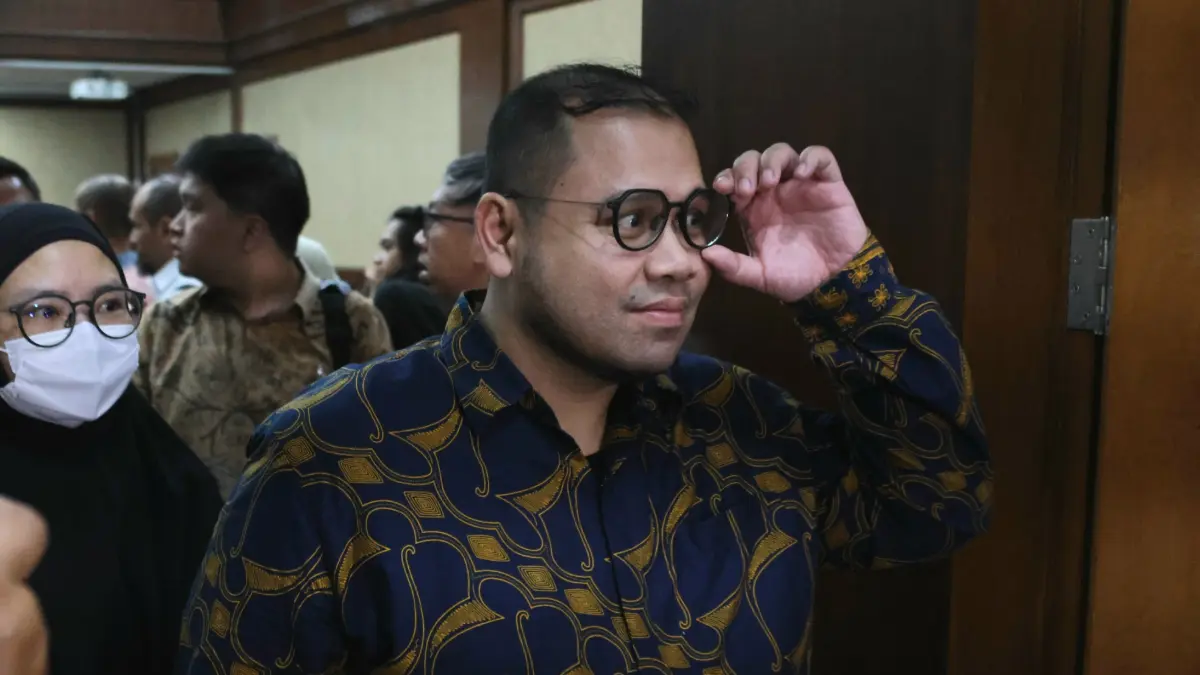 Dua Hakim Nyatakan Dissenting Opinion atas Vonis 4 Tahun Penjara Ibrahim Arief, Sebut Gaji Rp 163 Juta Bukan Suap - Image