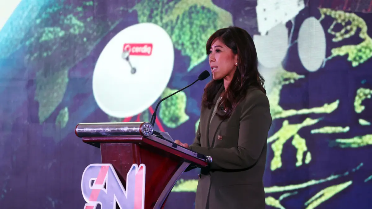 Menteri Komunikasi dan Digital (Menkomdigi) Meutya Hafid menyampaikan sambutan dalam acara Satelit Nusantara Lima Resmi Beroperasi di Jakarta, Senin (11/5/2026). (Dery Ridwansah/ JawaPos.com)