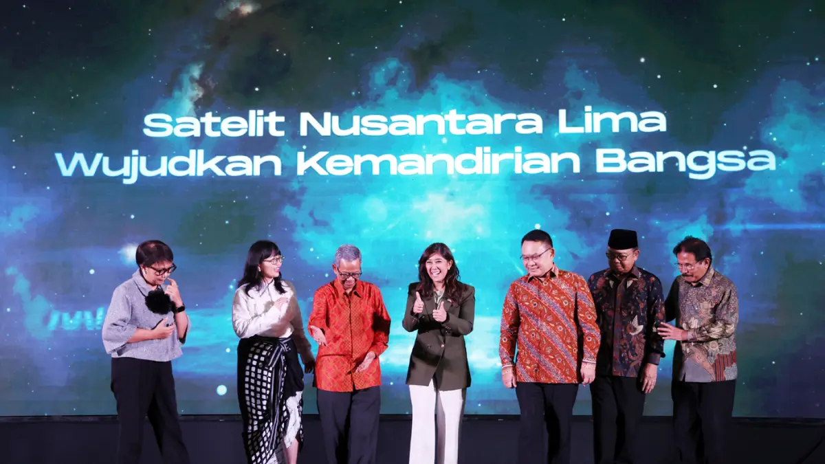 Menteri Komunikasi dan Digital (Menkomdigi) Meutya Hafid menyampaikan sambutan dalam acara Satelit Nusantara Lima Resmi Beroperasi di Jakarta, Senin (11/5/2026). (Dery Ridwansah/ JawaPos.com)
