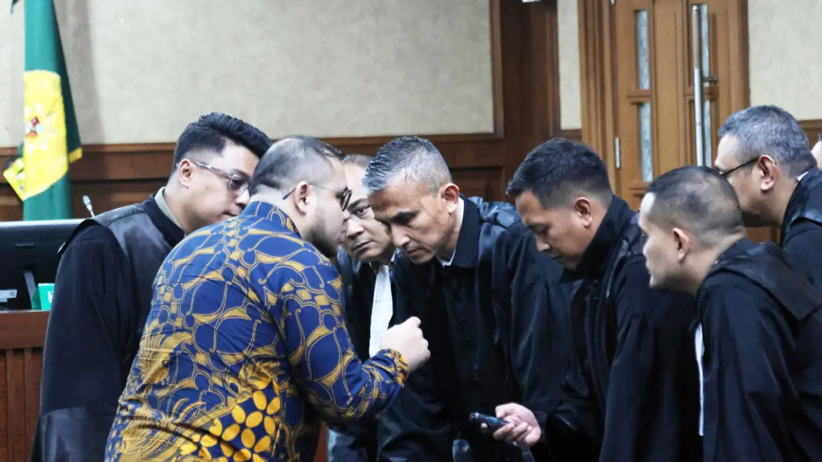 Terdakwa kasus dugaan korupsi pengadaan laptop berbasis Chromebook di Kemendikbudristek tahun 2019-2022 Ibrahim Arief alias Ibam menjalani sidang putusan di Pengadilan Tipikor, Jakarta, Selasa (12/5/2026). (Dery Ridwansah/ JawaPos.com)